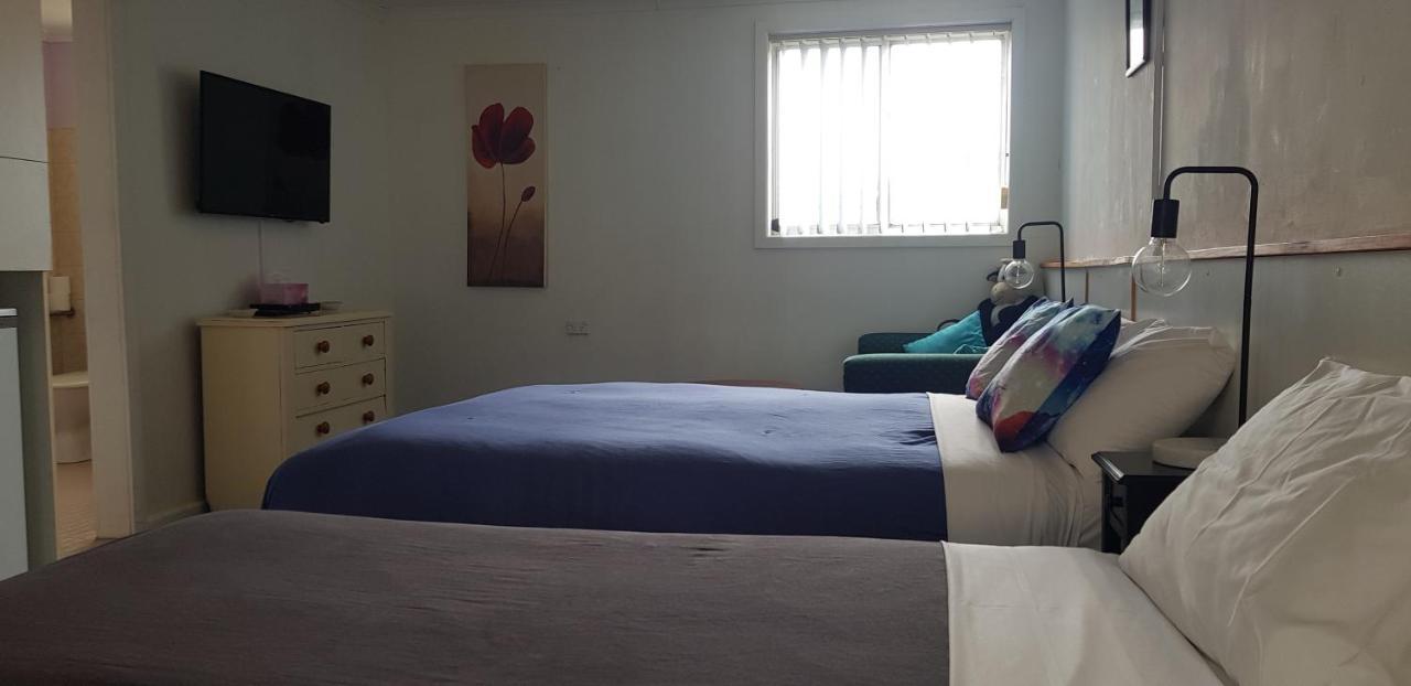 Clunes Motel Екстер'єр фото