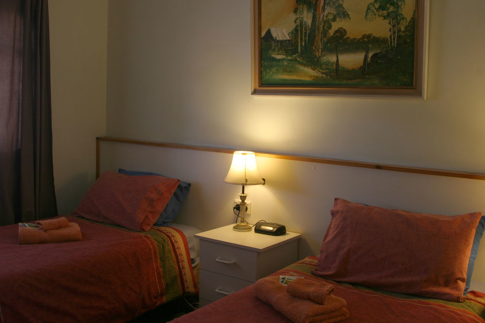 Clunes Motel Екстер'єр фото