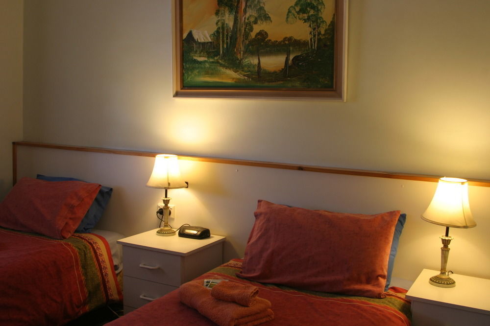 Clunes Motel Екстер'єр фото