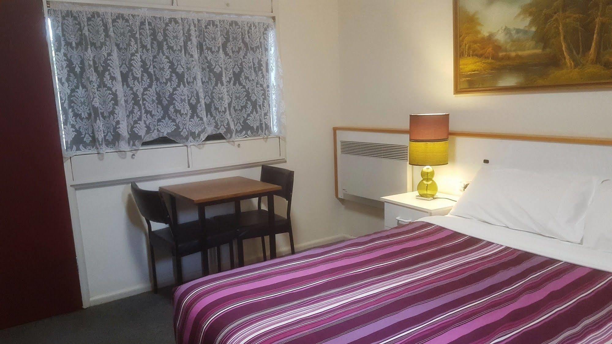 Clunes Motel Екстер'єр фото