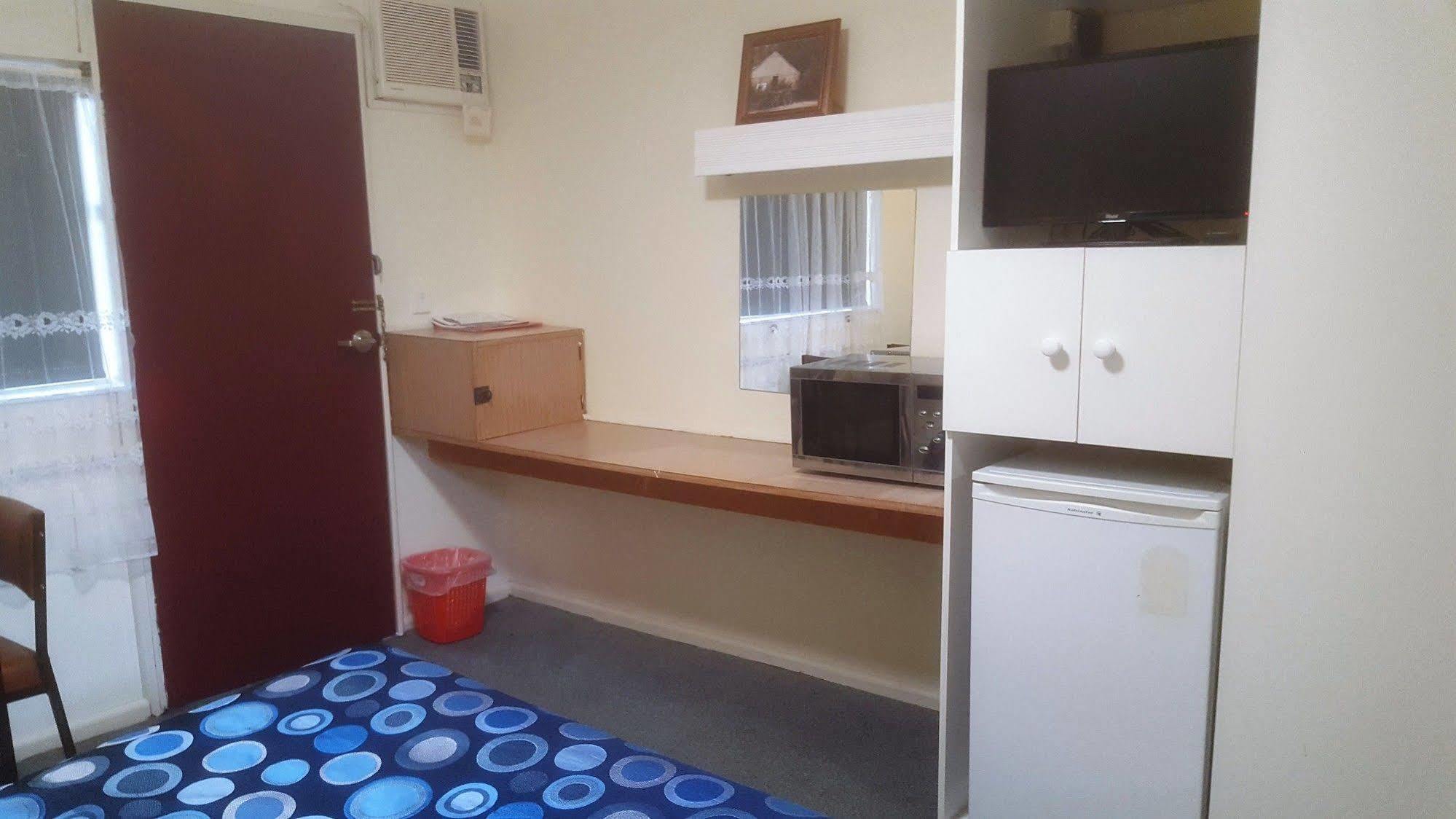 Clunes Motel Екстер'єр фото