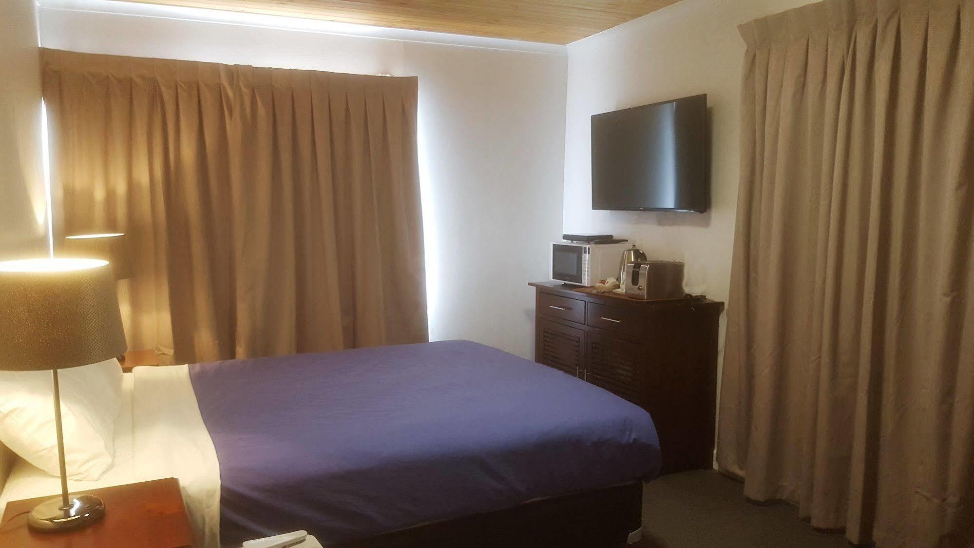 Clunes Motel Екстер'єр фото